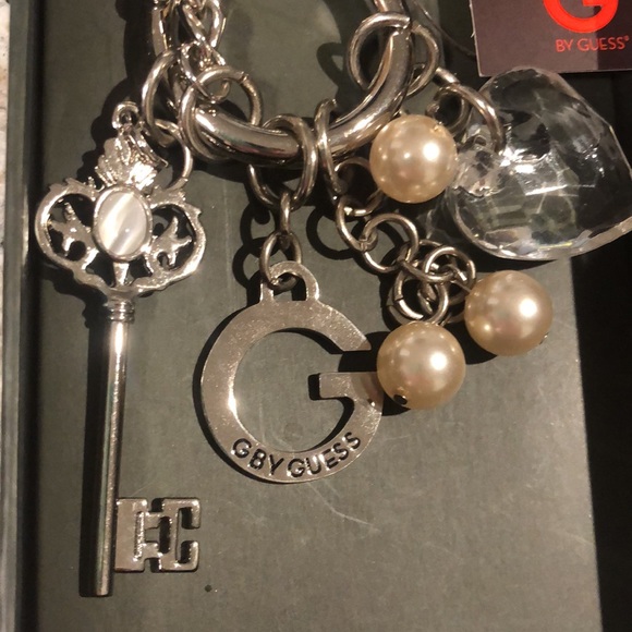 NWT G By Guess Silver Tone Key Chain - Picture 11 of 14